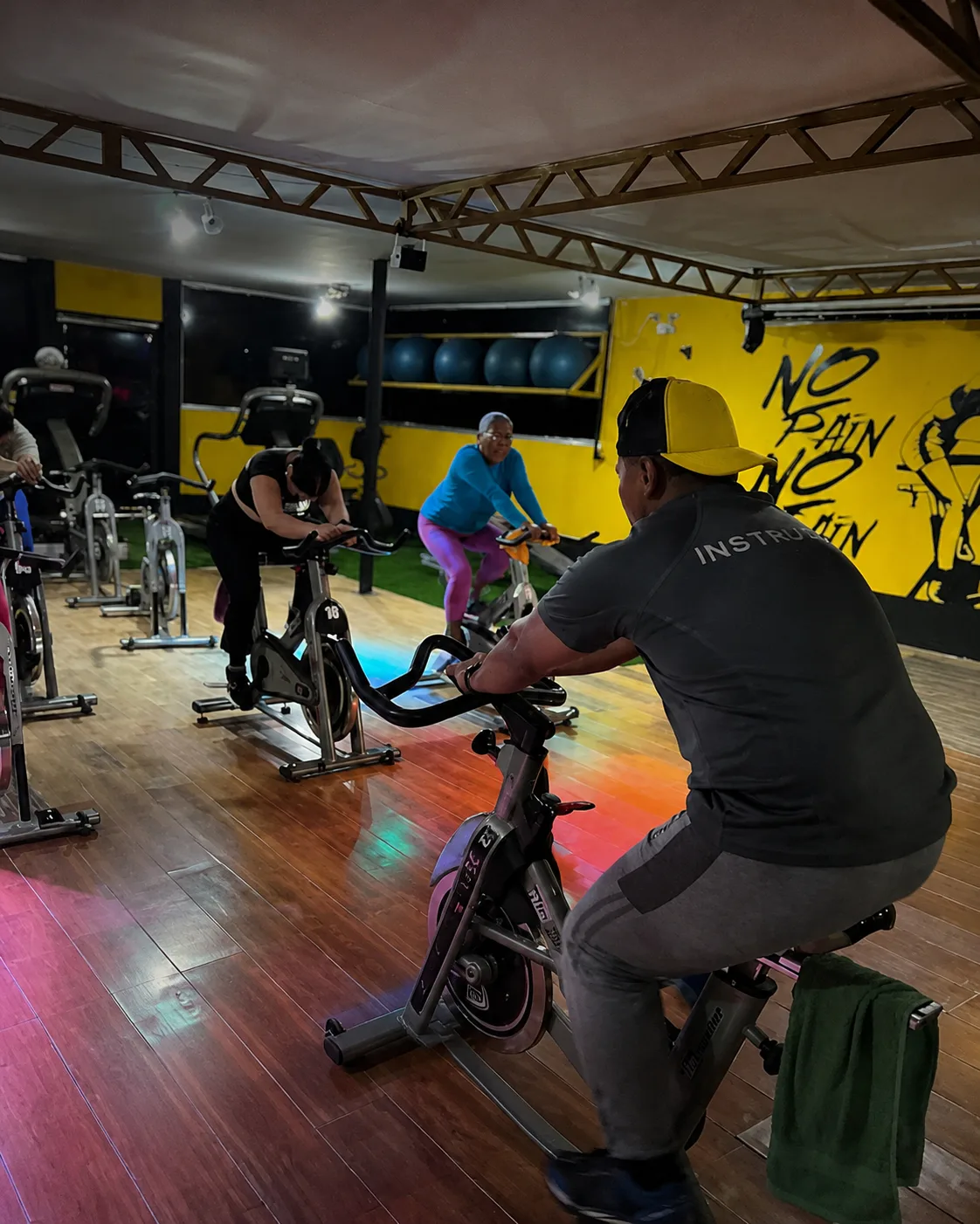Trilogy Gym Cabimas — zona de pesas